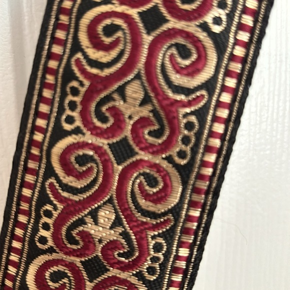 AHDORNED Double-Entry U-Shaped Vegan Messenger Bag - Picture 11 of 13